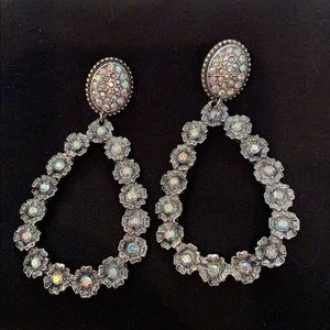 NEW Silvertone w/Iridescent Clear Stones Earrings